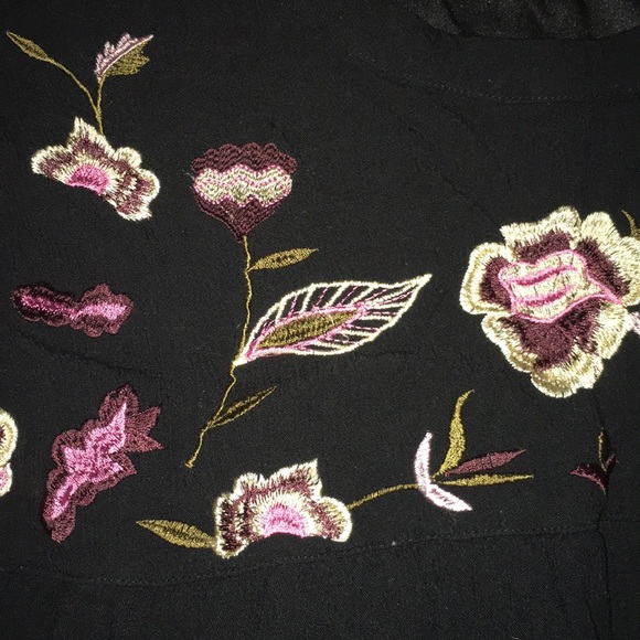 Dizzy Lizzy black dress with flower detail - Picture 4 of 4